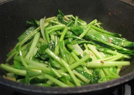 Cách làm món nui xào thịt bò thơm ngon lạ miệng