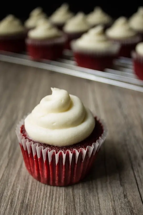 Cách làm món Red Velvet Cupcake thơm ngon cực hấp dẫn