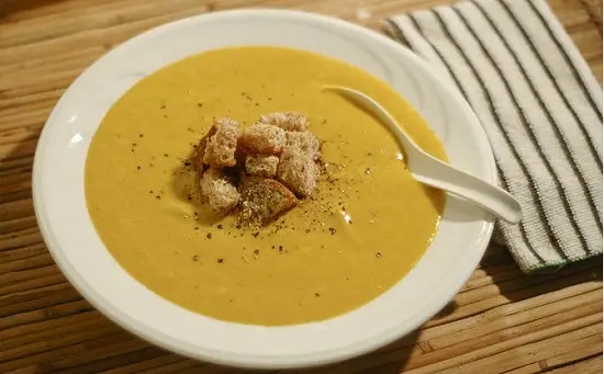 Cách làm món soup bí đỏ thịt gà bổ dưỡng
