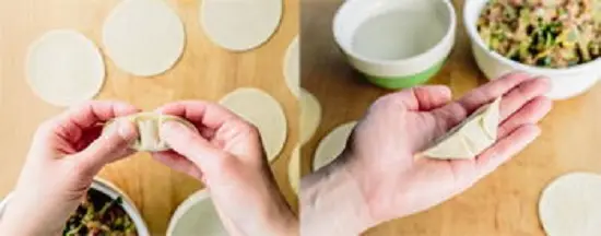 tạo gấp nếp ở giữa - cách làm sủi cảo