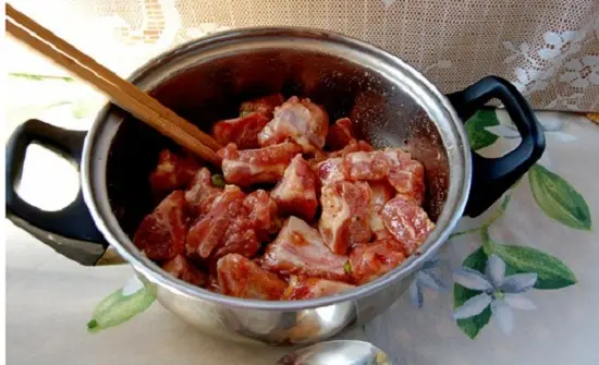 đảo cho sườn săn lại
