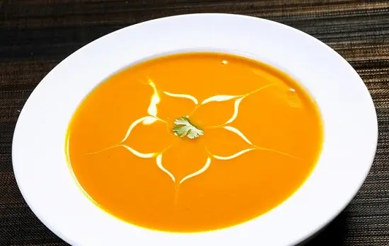 Cách làm món súp bí đỏ kem tươi ngon tuyệt cho bé yêu