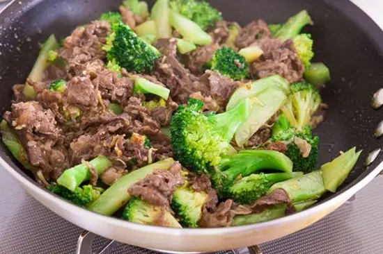 cach-lam-sup-lo-xao-thit-bo-thom-ngon 5