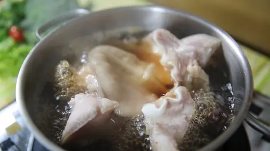 Cách làm món tai heo hầm ngon tuyệt 4