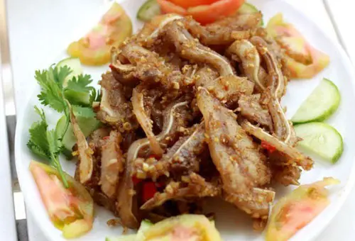 Cách làm món tai heo xào sả ớt
