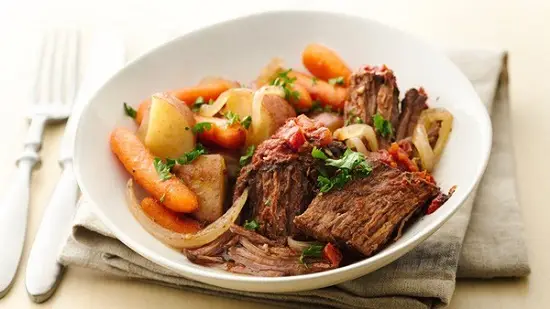 thịt bò kho với rau củ