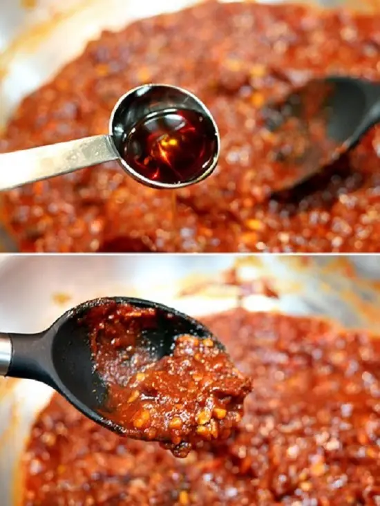 cho mật ong, dầu mè vào