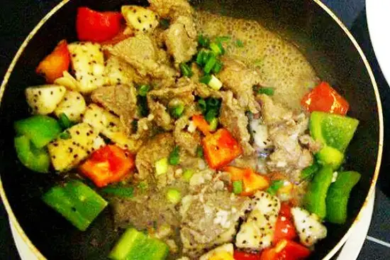 thịt bò xào thanh long cách làm 2