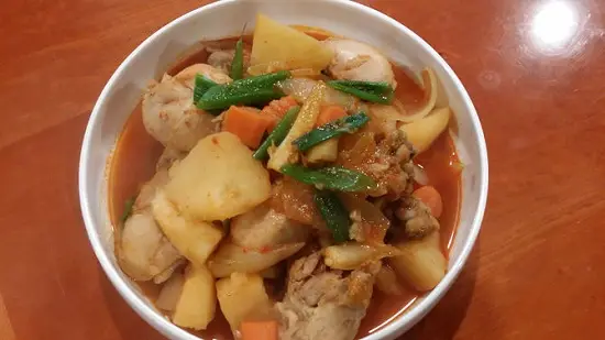 thịt gà om cay hấp dẫn