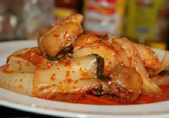 Cách làm món thịt gà xào kim chi lạ miệng