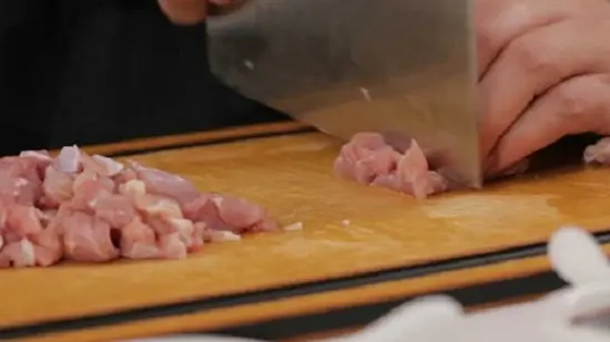 Cách làm món thịt gà xào nấm đơn giản mà ngon