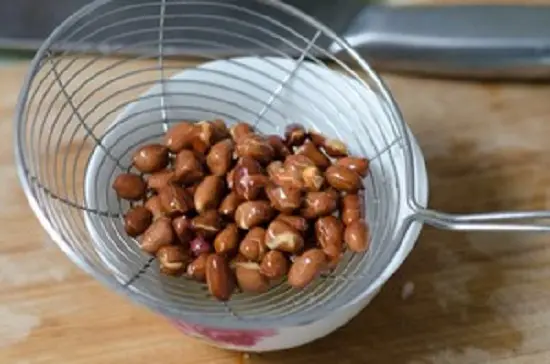 vớt lạc ra ngoài