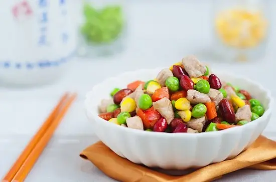 thịt xào rau củ thơm ngon