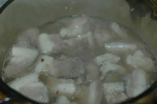 nấu cho thịt chín mềm