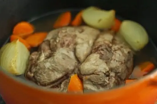cho nồi thịt ra ngoài