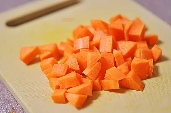 cà rốt thái miếng