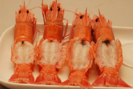 làm sạch tôm