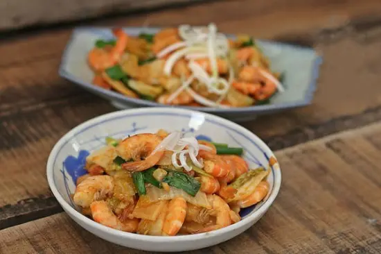 món tôm rang kim chi thơm ngon
