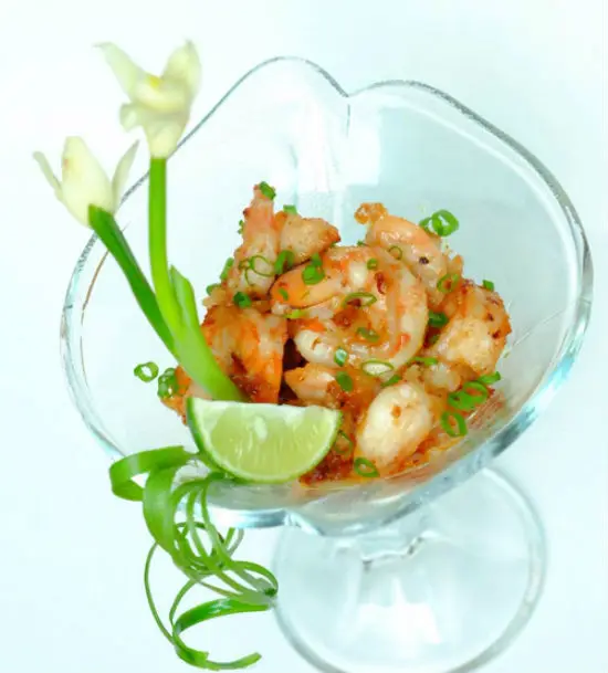 Cách làm món tôm sốt bơ chanh6