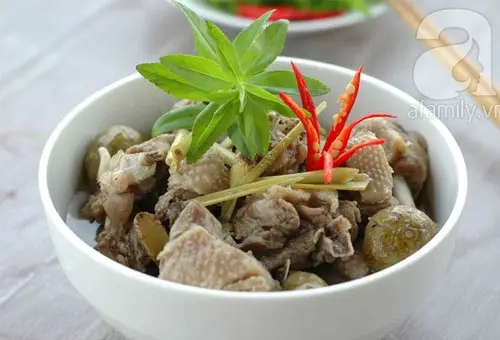Cách làm món vịt om sấu ngon hơn với nước dừa