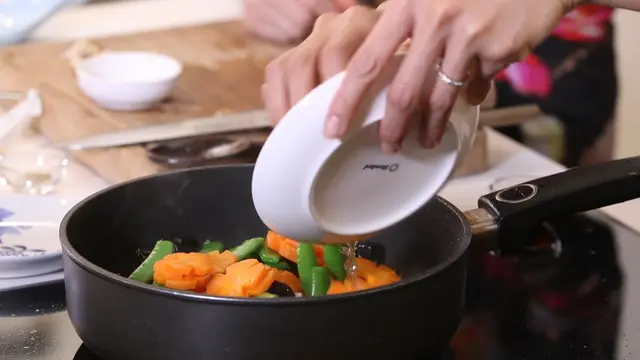 Cach lam mon xao tu 5 loai rau cu tot cho suc khoe i