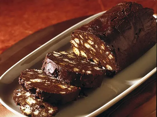 Cách làm món “ xúc xích” chocolate hấp dẫn mới lạ