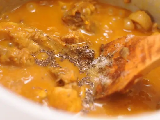 làm xương bò hầm cho cả nhà