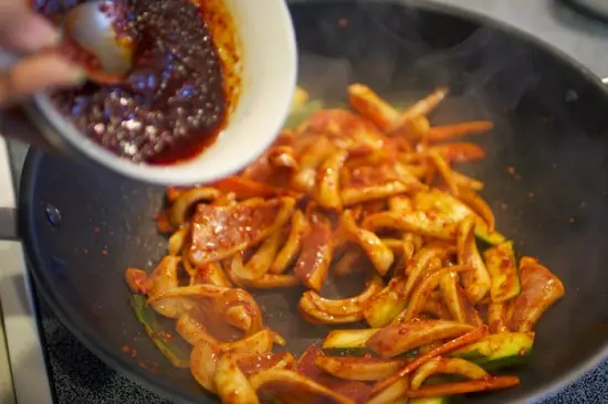 cách làm mực xào sa tế cho cả nhà
