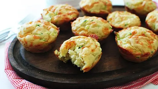 Cách làm muffin bí xanh vị bơ tỏi mềm ngon ngất ngây