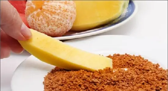 muối tôm ăn kèm với trái cây