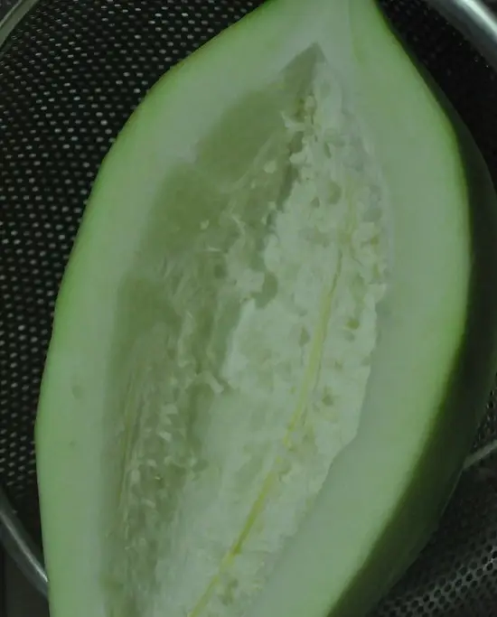 gọt vỏ đu đủ