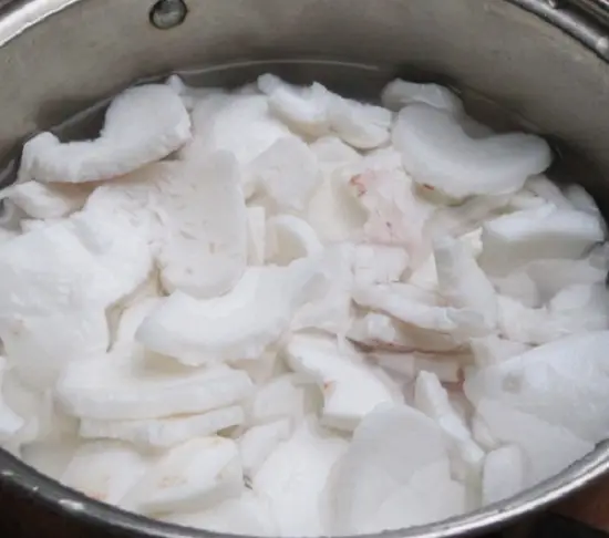 trần qua dừa non