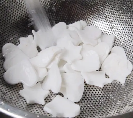rửa dừa với nước