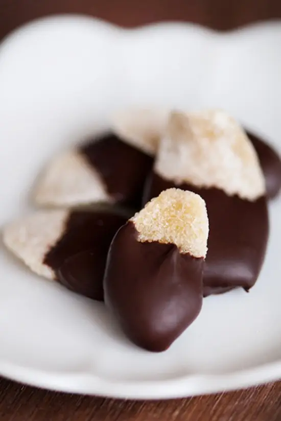 Cách làm mứt gừng nhúng chocolate tuyệt ngon