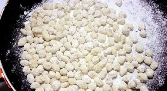 Cách làm mứt lạc chi tiết
