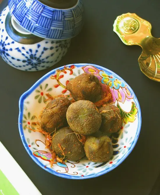 Cách làm mứt sấu xào gừng giòn ngon