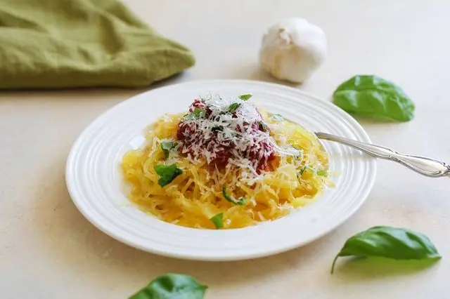 Cách làm mỳ Spaghetti với bí đỏ nướng siêu ngon
