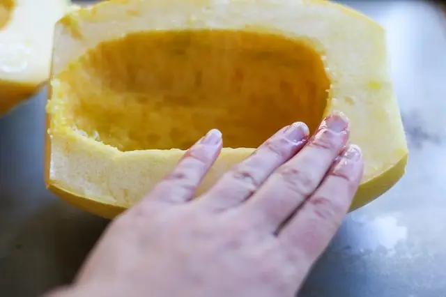 Cách làm mỳ Spaghetti với bí đỏ nướng siêu ngon