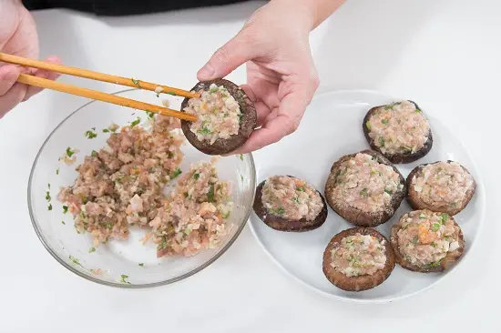 Cách làm nấm hương nhồi thịt ngon cơm cho bữa tối chi tiết