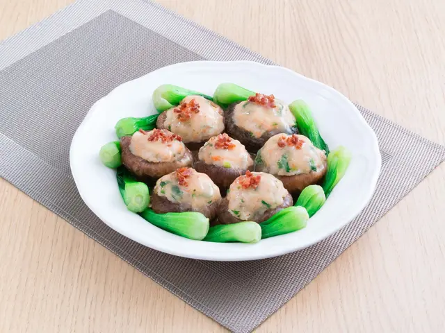 Cách làm nấm nhồi tôm với dăm bông xông khói Trung Hoa