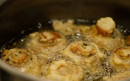 chiên nấm nút