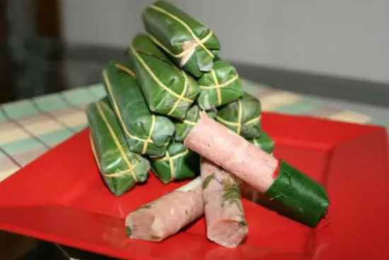 Đợi 3-5 ngày cho nem chua chín - cách làm nem chua