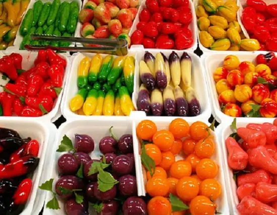 Cách làm những chiếc bánh Luk Chup đầy màu sắc