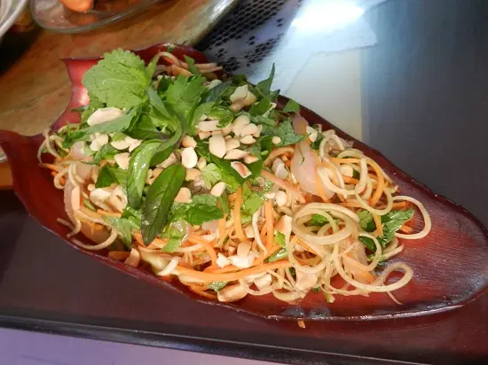 Kết quả hình ảnh cho cách làm nộm hoa chuối