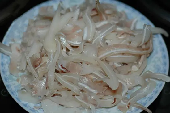 tai heo - cách làm nộm hoa chuối