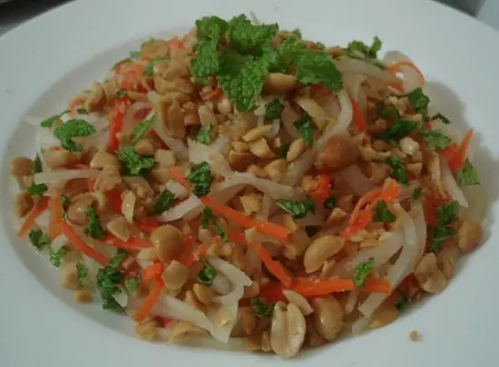 nộm xu hào cà rốt