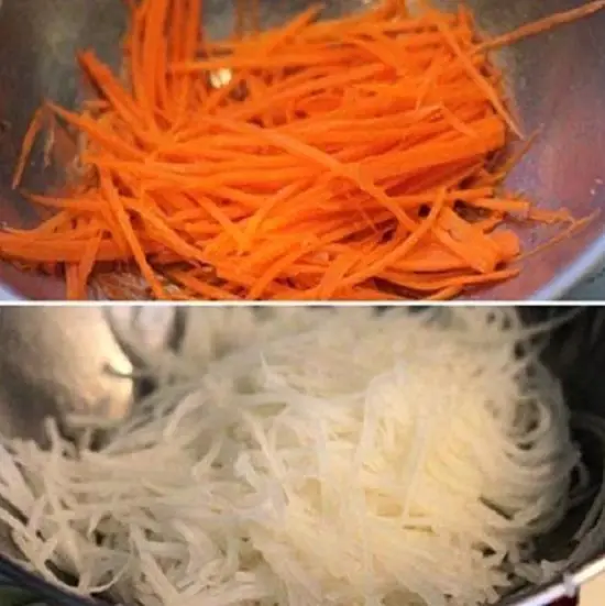 Chuẩn bị nguyên liệu làm nui chiên trứng