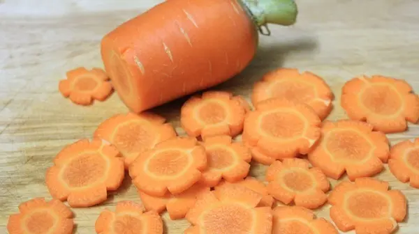 Cách làm nui nấu tôm thịt cho bé4