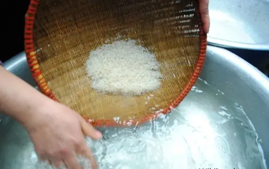 cach-lam-nuoc-gao-rang-2