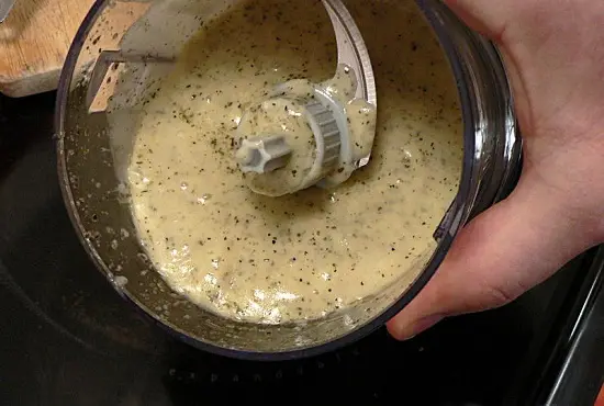 Cách làm nước sốt kiểu Ý cho các món salad tuyệt ngon 6
